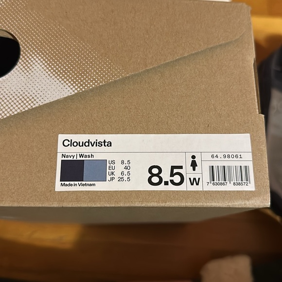 On Running Cloudvista trail running shoes. Worn once. Minimal wear/dirt on sole. - Picture 7 of 8